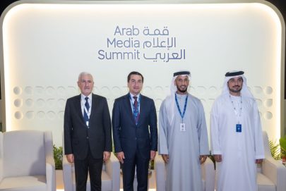 عبدالله آل حامد يلتقي مساعد رئيس جمهورية أذربيجان ومستشار الرئيس الأمريكي للشؤون العربية والأفريقية
