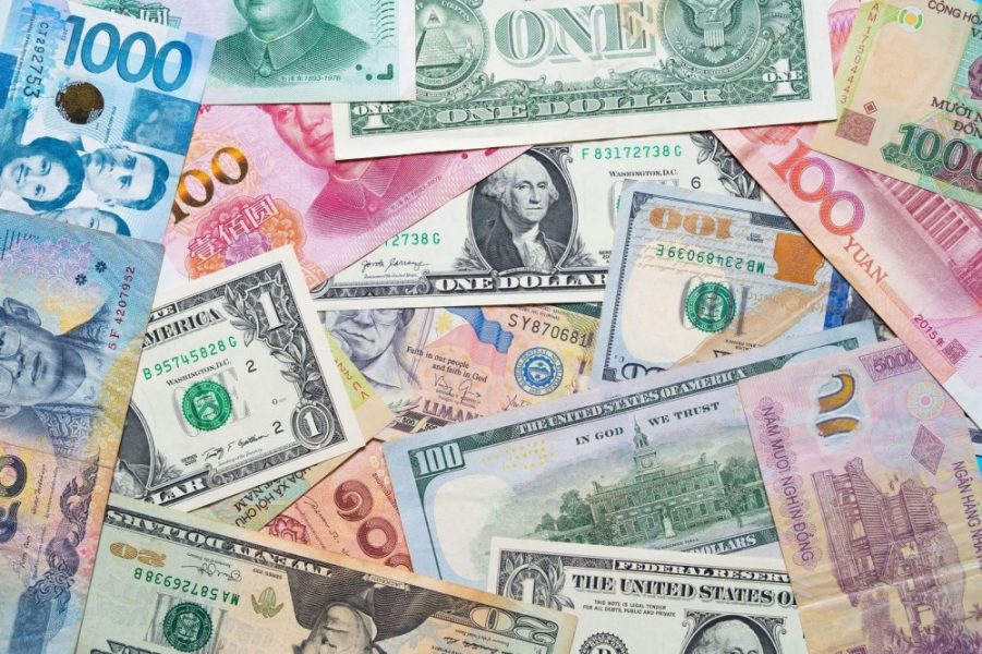 ترقب رفع الفائدة الأمريكية يدعم الدولار قرب أعلى مستوياته في أسابيع