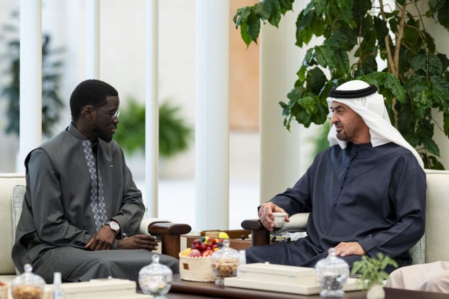 رئيس الدولة ورئيس السنغال يبحثان تعزيز علاقات التعاون بين البلدين