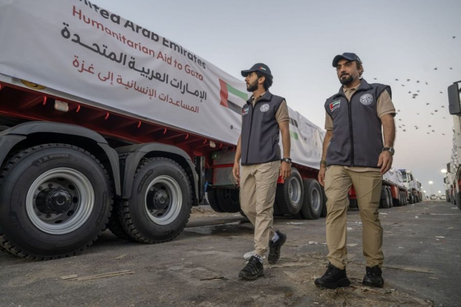 دخول 4 قوافل مساعدات إماراتية إلى قطاع غزة تحمل 781 طنا من المساعدات الإنسانية