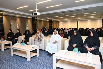 شرطة أبوظبي تحتفي بيوم المرأة الإماراتية وتستعرض مسيرتها بالعمل الشرطي