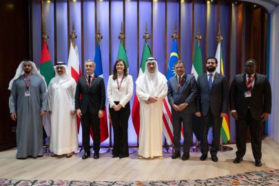 سيف بن زايد يبحث مع عدد من وزراء العدل والداخلية سبل ترجمة مبادئ “إعلان أبوظبي” إلى تعاون وشراكات عملية