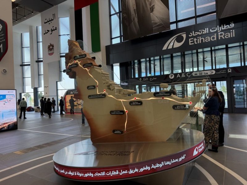 قطارات الاتحاد تبدأ التشغيل التجريبي لقطار الركاب استعداداً للإطلاق الرسمي اليوم