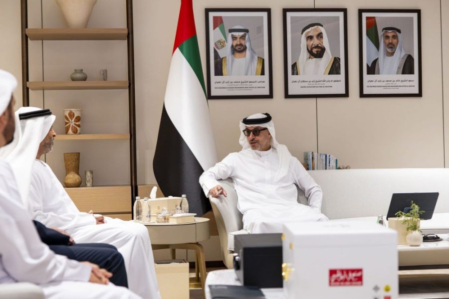 هزاع بن زايد يطّلع على البرامج البحثية والمبادرات العلمية لجامعة خليفة بمنطقة العين