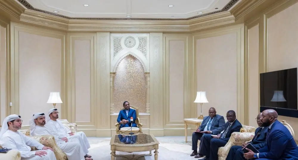 رئيس زامبيا يبحث مع حكومة الإمارات توسيع شراكات تطوير العمل الحكومي