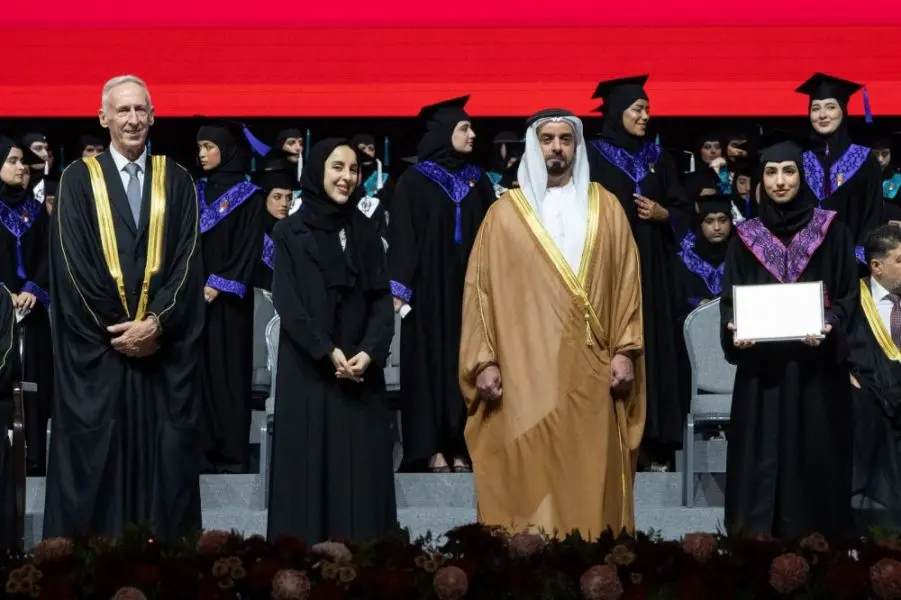 سيف بن زايد يشهد حفل تخريج دفعة “صناع المستقبل” 2026 من جامعة زايد