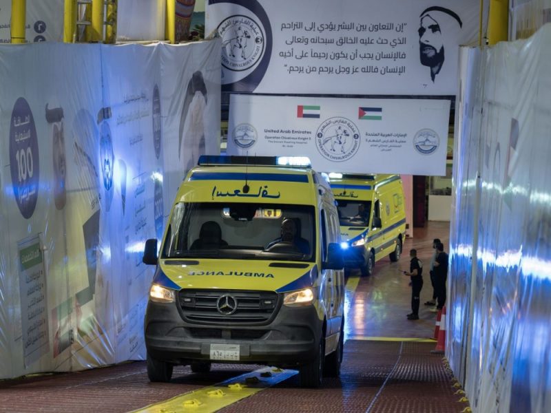 ضمن عملية “الفارس الشهم 3”.. المستشفى الإماراتي العائم في العريش يستقبل 12 حالة جديدة من قطاع غزة