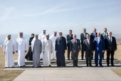 ملك الأردن وولي عهد أبوظبي يشهدان مراسم وضع حجر الأساس لمشروع سكة حديد العقبة – الشيديَّة – معان