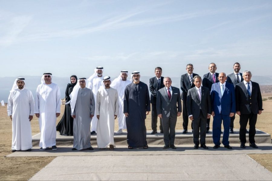 ملك الأردن وولي عهد أبوظبي يشهدان مراسم وضع حجر الأساس لمشروع سكة حديد العقبة – الشيديَّة – معان