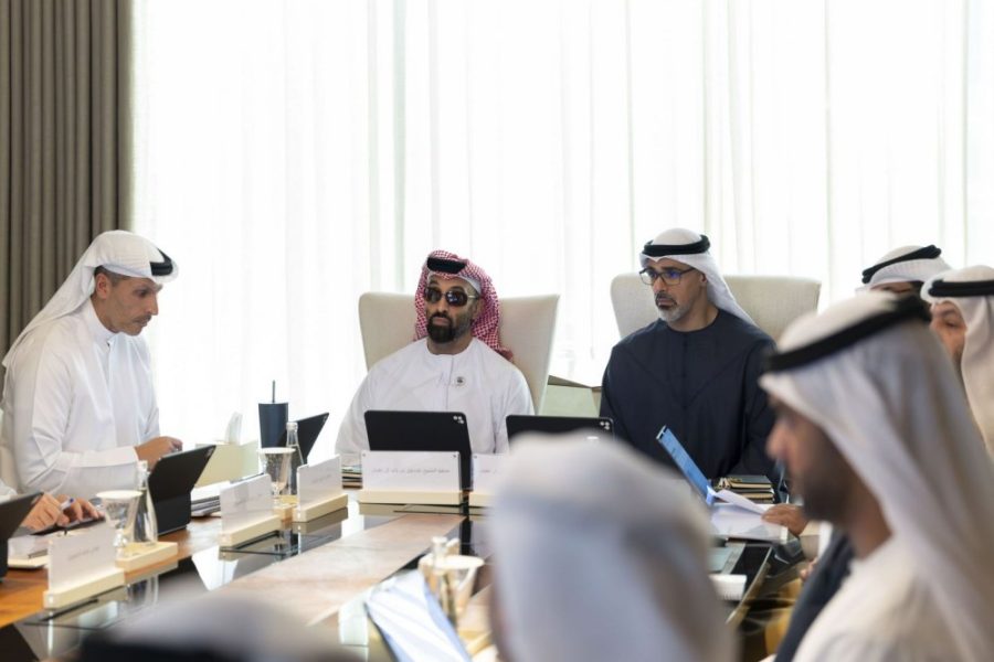 بحضور خالد بن محمد بن زايد.. طحنون بن زايد يترأس اجتماع مجلس الذكاء الاصطناعي والتكنولوجيا المتقدمة