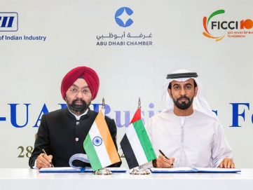 غرفة أبوظبي واتحاد غرف التجارة والصناعة الهندية يوسّعان الشراكة بين مجتمعي الأعمال في أبوظبي والهند