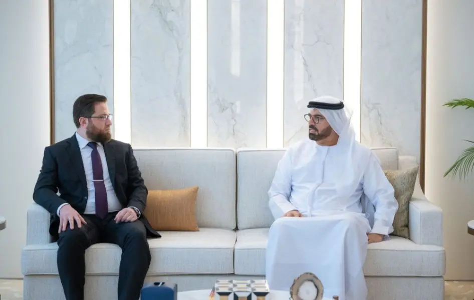 محمد القرقاوي يلتقي وزير التنمية الإدارية السوري ويبحثان تعزيز التعاون في التحديث الحكومي