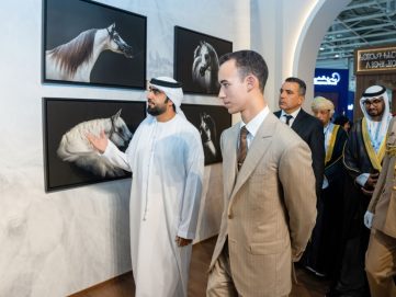 ولي عهد المملكة المغربية يفتتح معرض جائزة سمو الشيخ منصور بن زايد آل نهيان لتصوير الخيل العربي