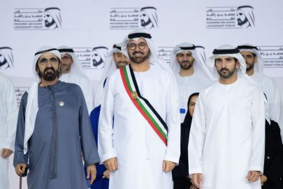 محمد بن راشد يمنح محمد القرقاوي وشاح محمد بن راشد تقديراً لجهوده المستمرة في خدمة الوطن