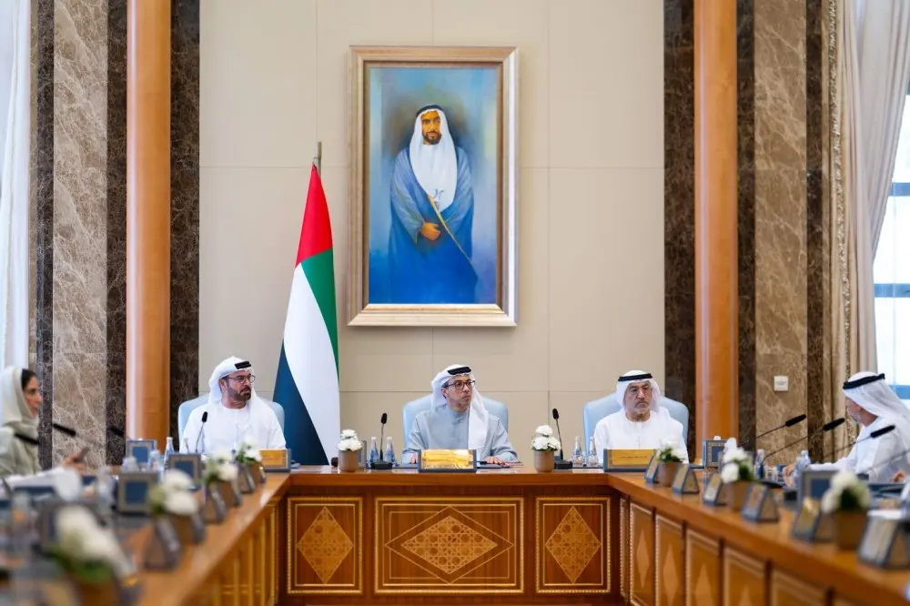 برئاسة منصور بن زايد.. المجلس الوزاري للذكاء الاصطناعي والتنمية يستعرض مستجدات المنظومة التقنية الوطنية للذكاء الاصطناعي المساعد