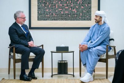 ‏عبدالله بن زايد والسكرتير الرئيسي لرئيس الوزراء الكندي يبحثان تعزيز علاقات التعاون والشراكة بين البلدين