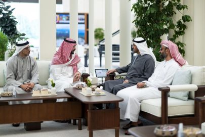 رئيس الدولة يبحث مع وزير الدفاع السعودي العلاقات الأخوية بين البلدين الشقيقين