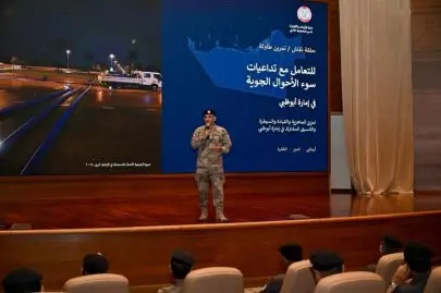 شرطة أبوظبي تعزز جاهزيتها لموسم الأمطار بالتنسيق مع الشركاء الاستراتيجيين