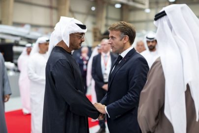 رئيس الدولة والرئيس الفرنسي يزوران مجمع توازن الصناعي في أبوظبي