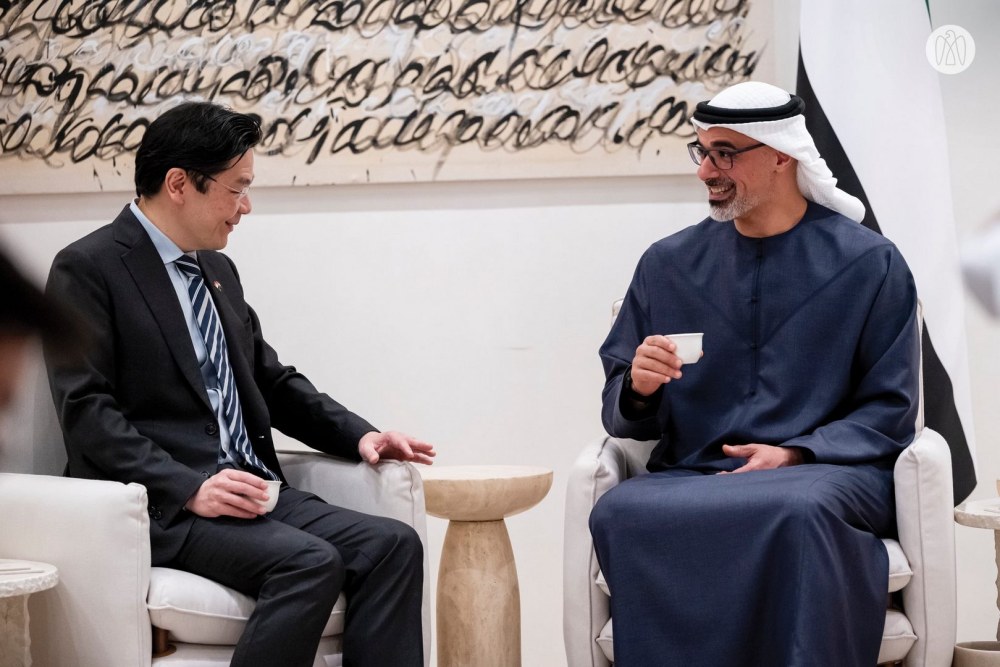 خالد بن محمد بن زايد يلتقي رئيس وزراء سنغافورة في متحف زايد الوطني