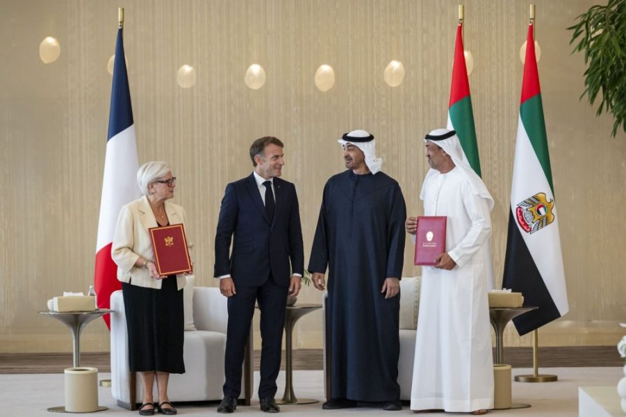 رئيس الدولة والرئيس الفرنسي يشهدان إعلان إطار عمل الشراكة الدفاعية الإستراتيجية بين البلدين