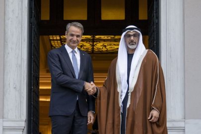 ولي عهد أبوظبي ورئيس وزراء اليونان يبحثان سُبل تعزيز الشراكة الإستراتيجية بين البلدين