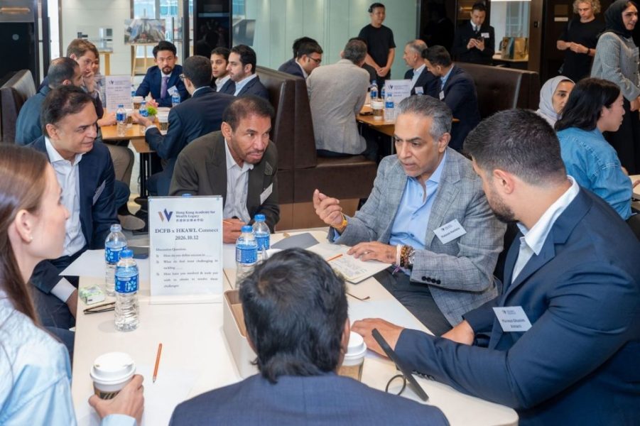 “دبي للشركات العائلية” يبحث الفرص التجارية وتبادل الخبرات مع شركات في هونغ كونغ
