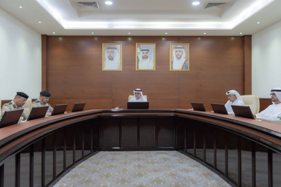 ولي عهد الشارقة يترأس اجتماع مجلس أكاديمية الشارقة للعلوم الشرطية ويطلع على مركز التعليم والتدريب الافتراضي