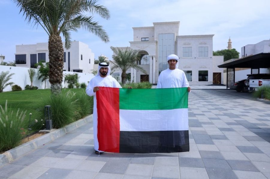 بلدية العين تطلق حملة للحفاظ على العلم
