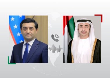 عبدالله بن زايد ووزير خارجية أوزبكستان يبحثان هاتفيا العلاقات الثنائية والمستجدات الإقليمية