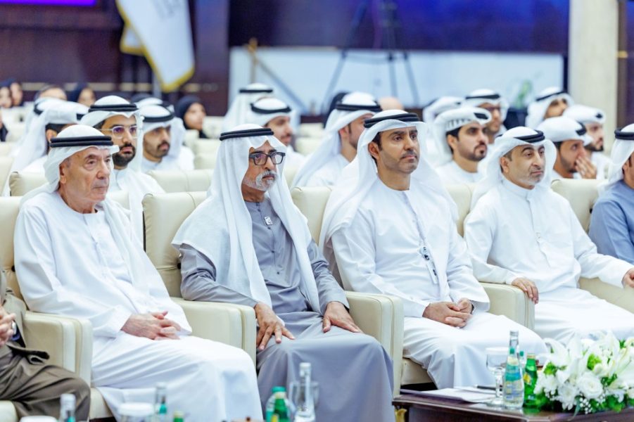 نهيان بن مبارك يشهد ندوة حول مسيرة جامعة الإمارات وريادتها في التعليم والبحث العلمي